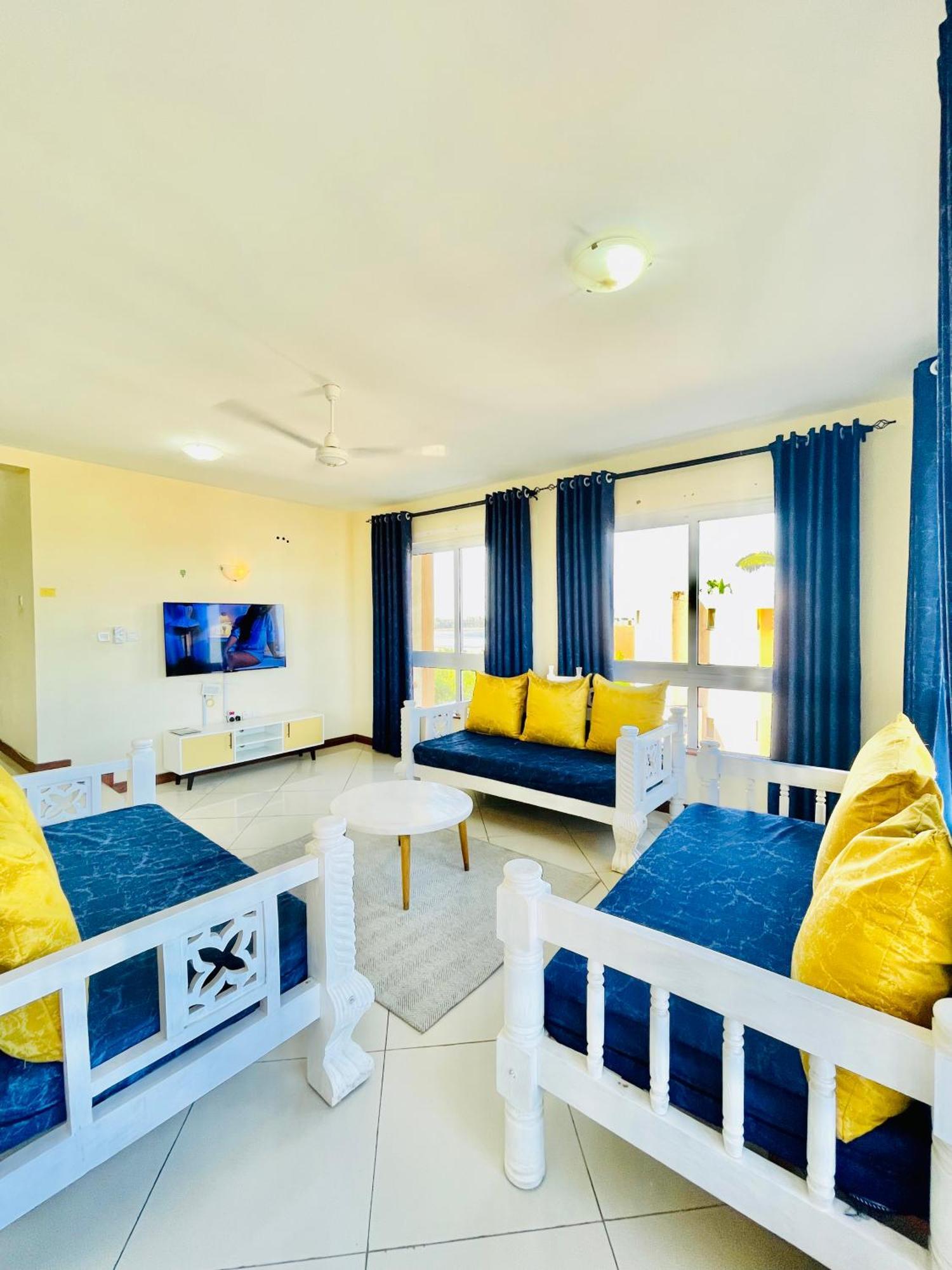 Elna'S Nyali - Work & Unwind - Pool, Sea Views, Ac & Fast Wi-Fi Bed and Breakfast Mombasa Eksteriør billede