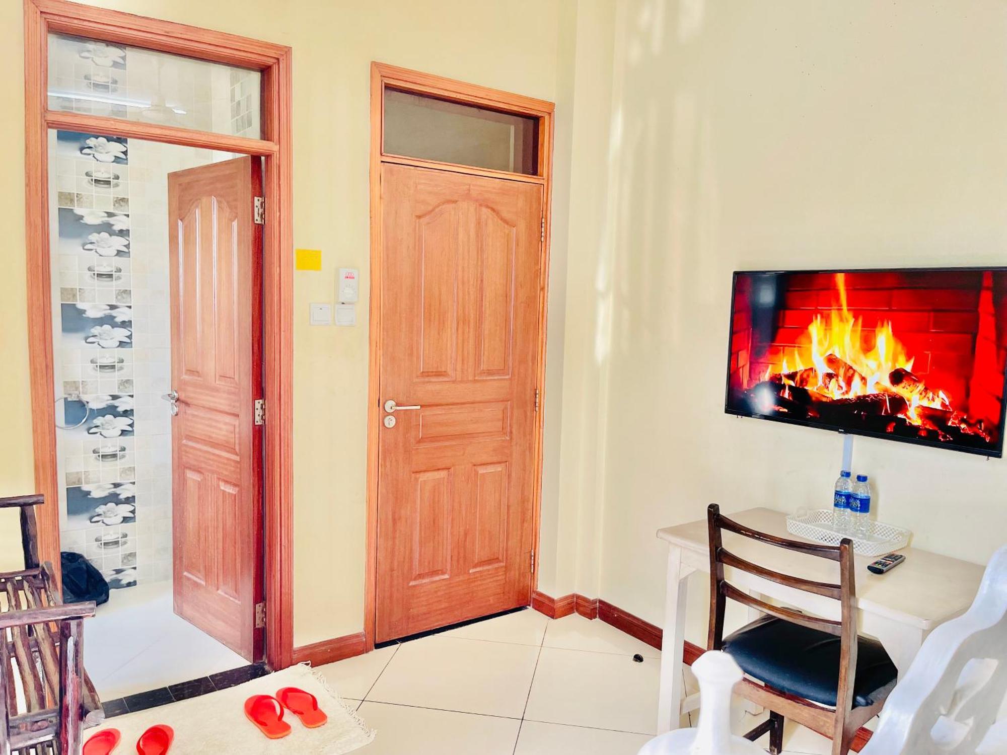 Elna'S Nyali - Work & Unwind - Pool, Sea Views, Ac & Fast Wi-Fi Bed and Breakfast Mombasa Eksteriør billede