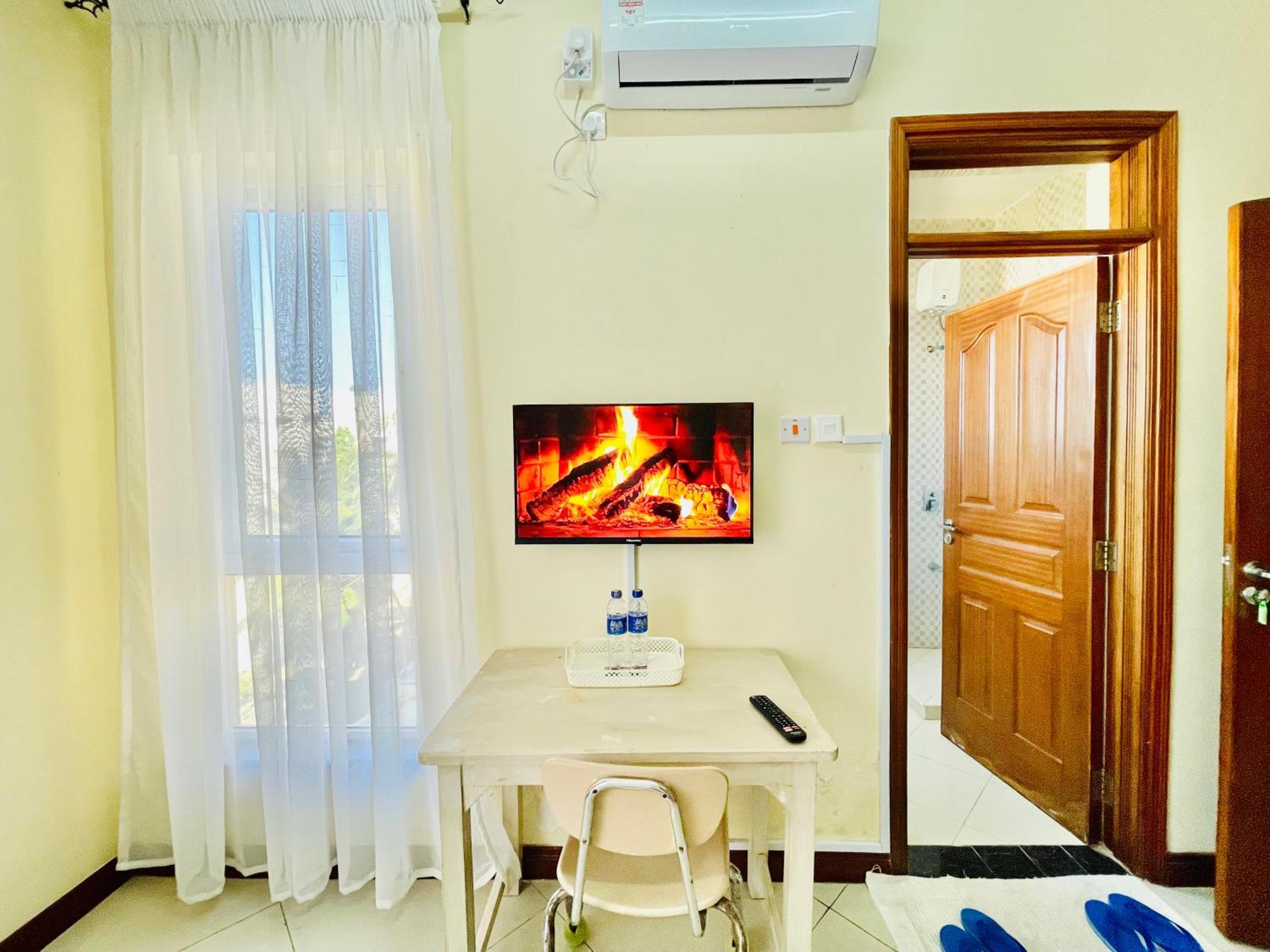 Elna'S Nyali - Work & Unwind - Pool, Sea Views, Ac & Fast Wi-Fi Bed and Breakfast Mombasa Eksteriør billede