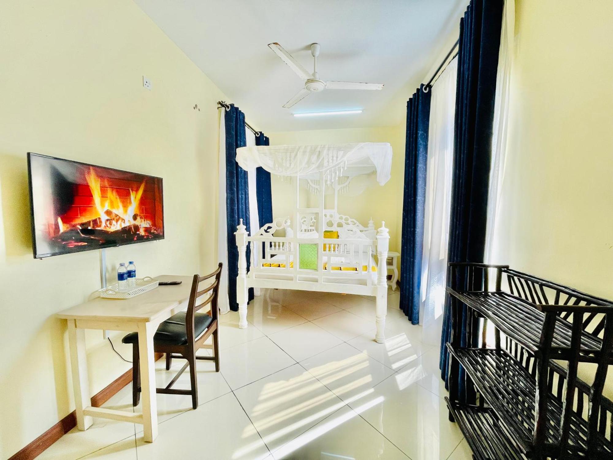 Elna'S Nyali - Work & Unwind - Pool, Sea Views, Ac & Fast Wi-Fi Bed and Breakfast Mombasa Eksteriør billede