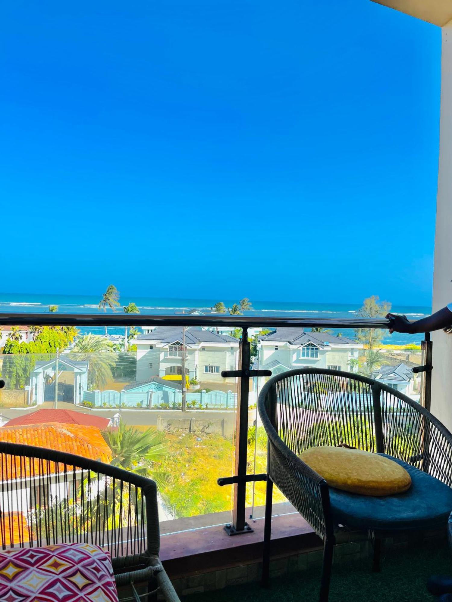 Elna'S Nyali - Work & Unwind - Pool, Sea Views, Ac & Fast Wi-Fi Bed and Breakfast Mombasa Eksteriør billede