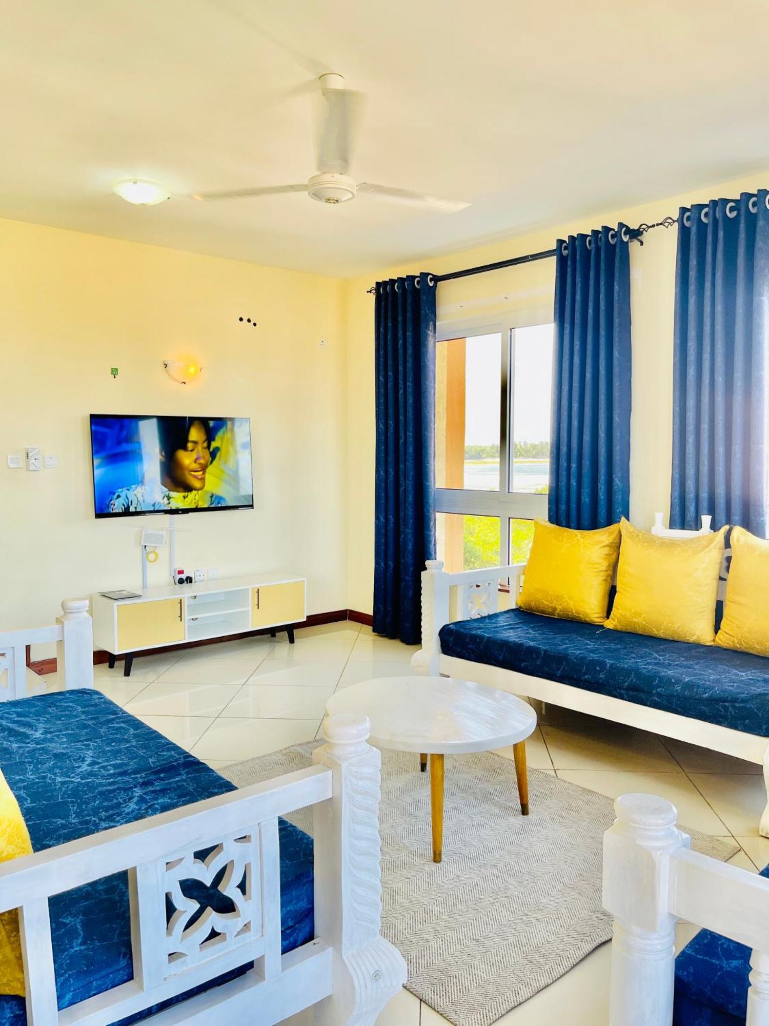 Elna'S Nyali - Work & Unwind - Pool, Sea Views, Ac & Fast Wi-Fi Bed and Breakfast Mombasa Eksteriør billede
