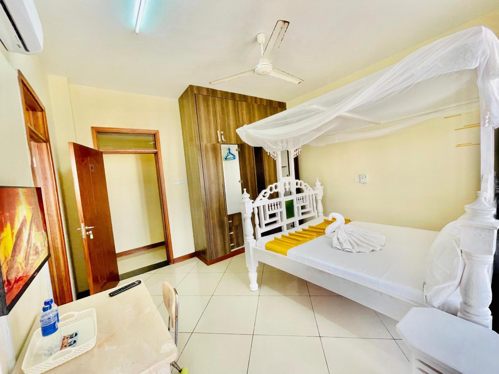 Elna'S Nyali - Work & Unwind - Pool, Sea Views, Ac & Fast Wi-Fi Bed and Breakfast Mombasa Eksteriør billede