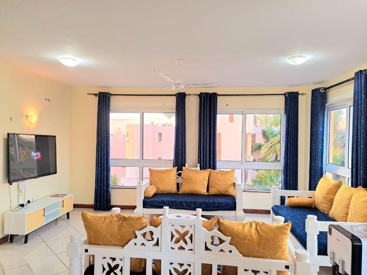 Elna'S Nyali - Work & Unwind - Pool, Sea Views, Ac & Fast Wi-Fi Bed and Breakfast Mombasa Eksteriør billede